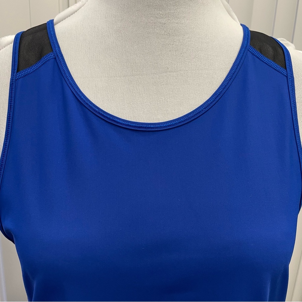 Lululemon Sculpt Tank ll in RARE Blue and Black colored top size 6-8 - Picture 4 of 12